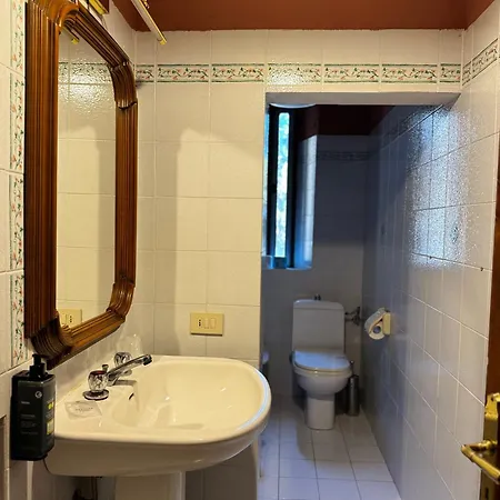 Konukevi Relais Castello Magona -